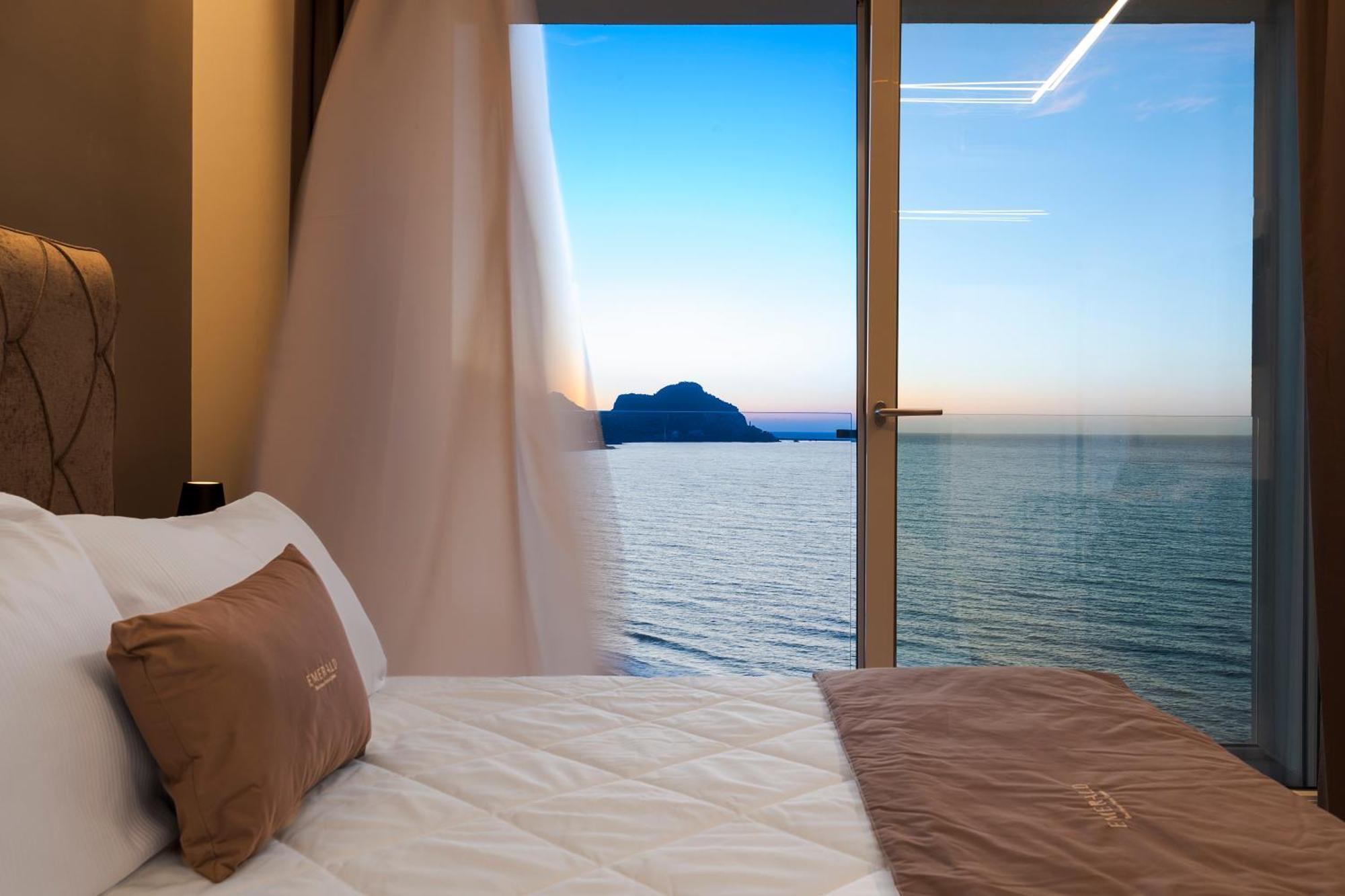 Emerald Hotel Residence Cefalu Bagian luar foto