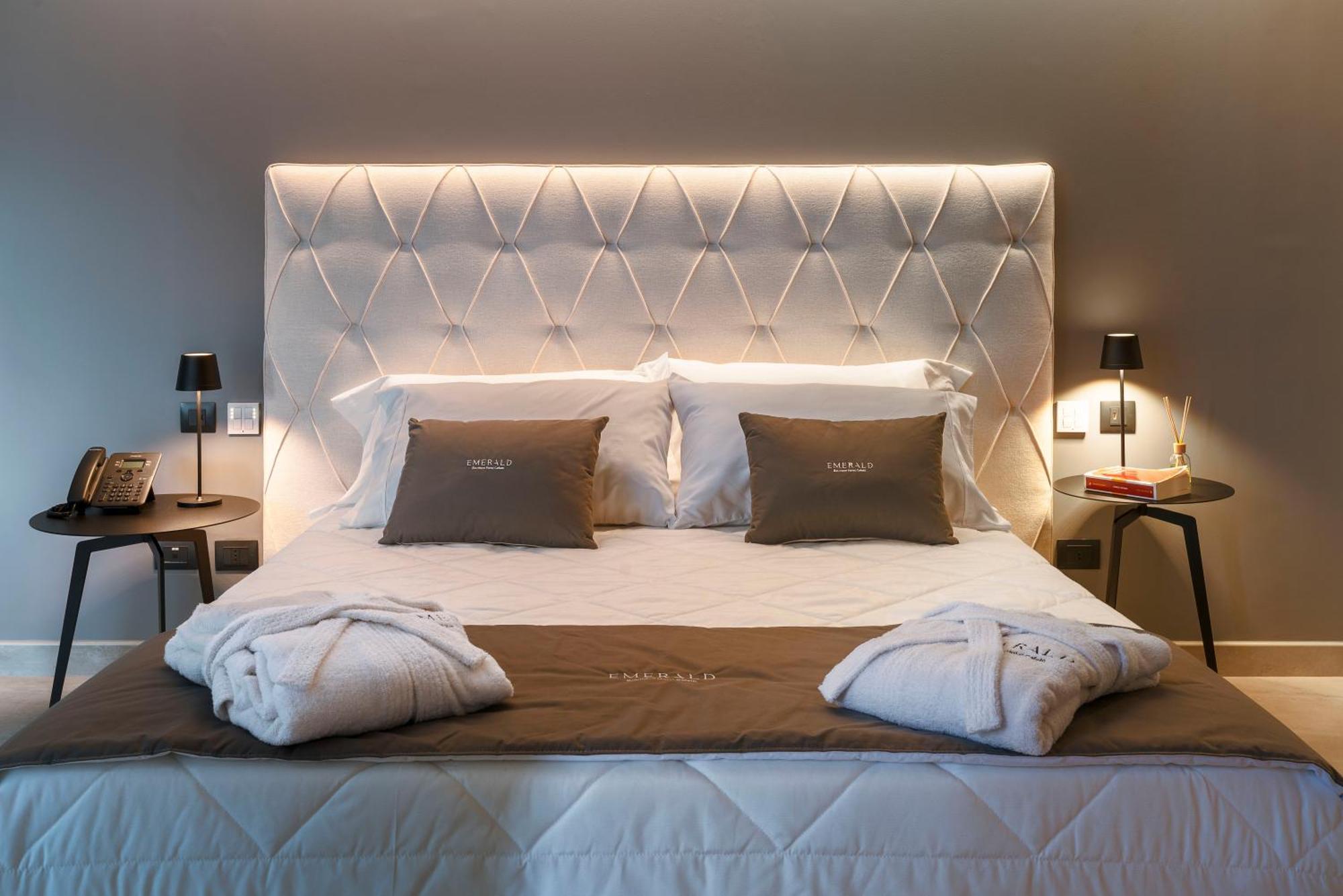 Emerald Hotel Residence Cefalu Bagian luar foto