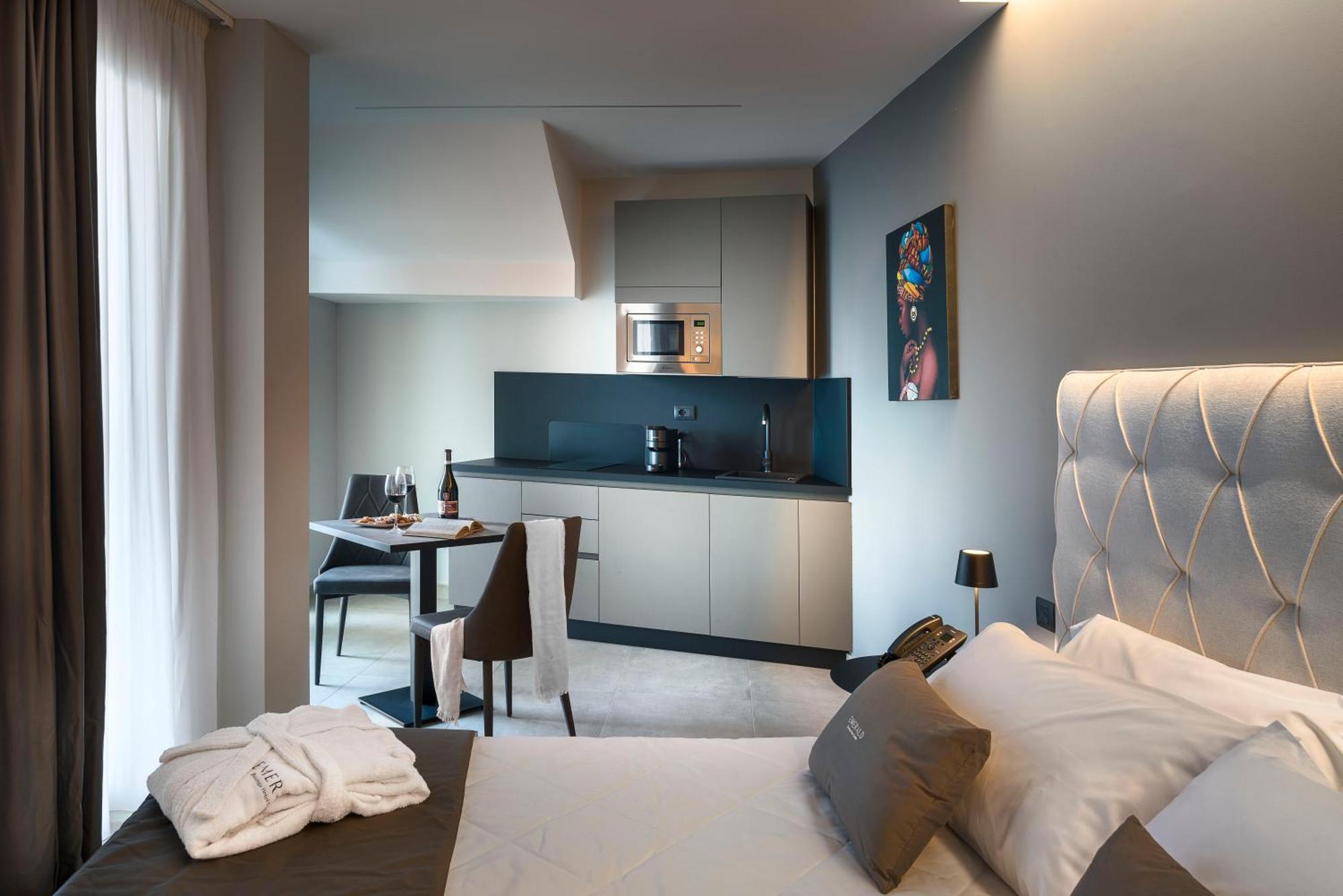 Emerald Hotel Residence Cefalu Bagian luar foto