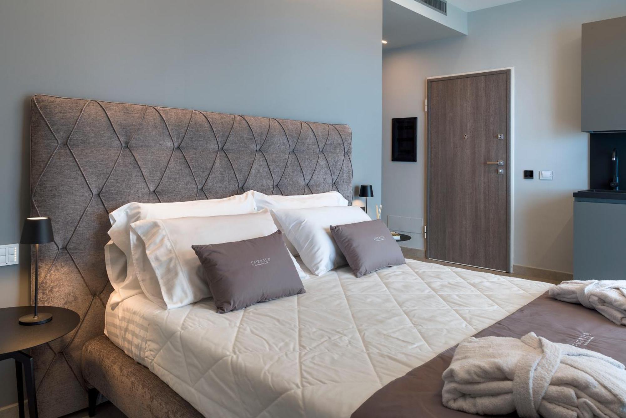 Emerald Hotel Residence Cefalu Bagian luar foto